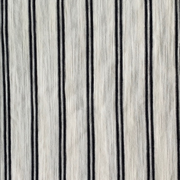 Brandy Melville T-shirt - Picture 3 of 3